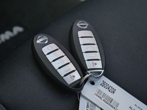 Certified 2022 Nissan Altima 2.5 SV w/ SV Premium Package AWD/4WD image 28