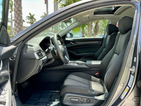 Used 2018 Honda Accord EX image 8
