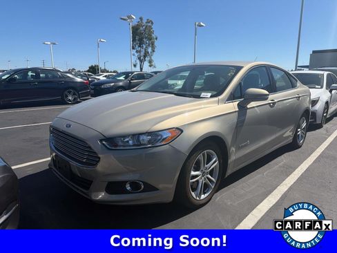 Used 2015 Ford Fusion SE FWD image 1