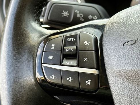 Certified 2022 Ford Escape Titanium FWD image 30