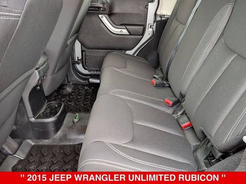 Used 2015 Jeep Wrangler Unlimited Rubicon w/ Connectivity Group AWD/4WD image 28