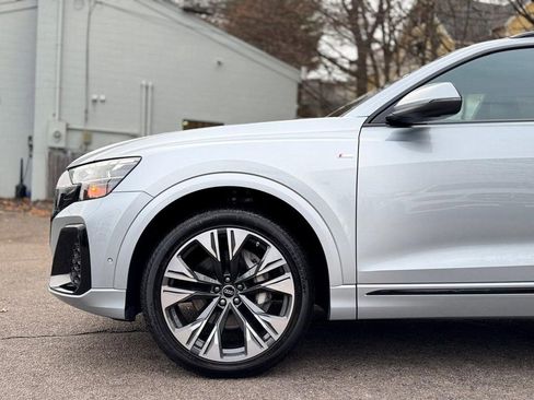 Used 2025 Audi Q8 Premium Plus image 10