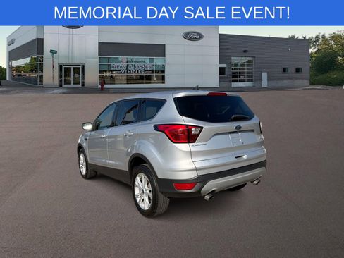 Used 2019 Ford Escape SE FWD image 7