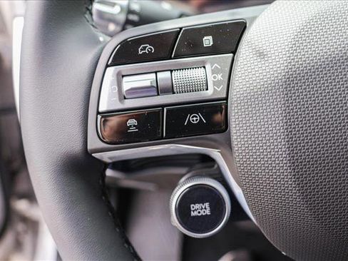 New 2025 Hyundai Ioniq 5 SE image 14