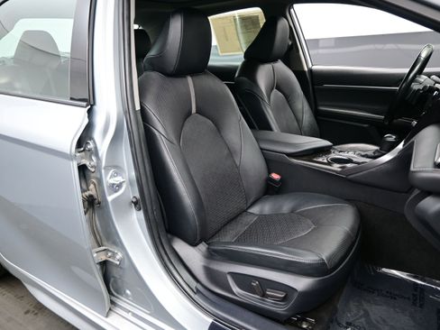 Used 2023 Toyota Camry XSE w/ Navigation Package FWD image 14