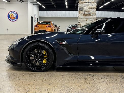 Used 2016 Chevrolet Corvette Z06 w/ 2LZ Preferred Equipment Group RWD image 5