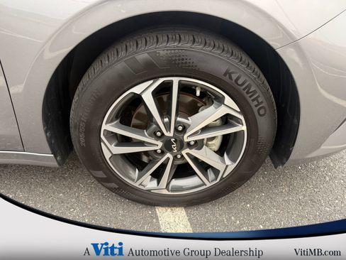 Used 2024 Kia Forte LXS w/ LXS Technology Package FWD image 15