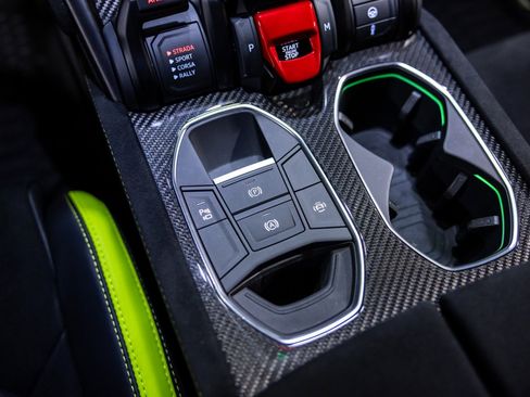 Used 2024 Lamborghini Urus Performante image 48