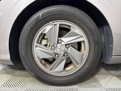 Certified 2024 Hyundai Elantra SE FWD image 22