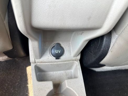Used 2016 Ford Fiesta Titanium FWD image 11