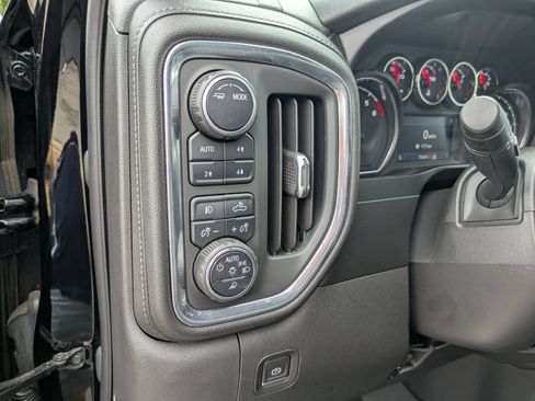 Used 2021 Chevrolet Silverado 1500 LT Trail Boss w/ Convenience Package II AWD/4WD image 17