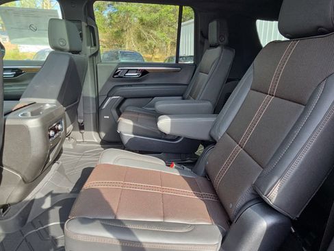 New 2026 Chevrolet Suburban High Country AWD/4WD image 35