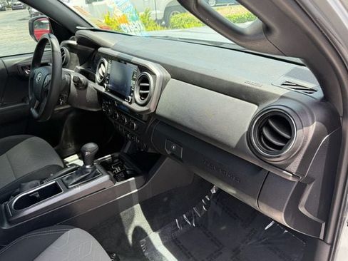 Used 2023 Toyota Tacoma TRD Sport w/ Technology Package AWD/4WD image 17