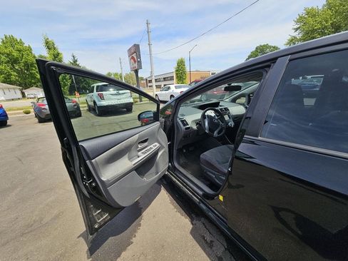 Used 2012 Toyota Prius V Three FWD image 17
