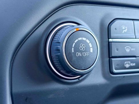 Used 2024 Chevrolet Silverado 1500 Custom image 26