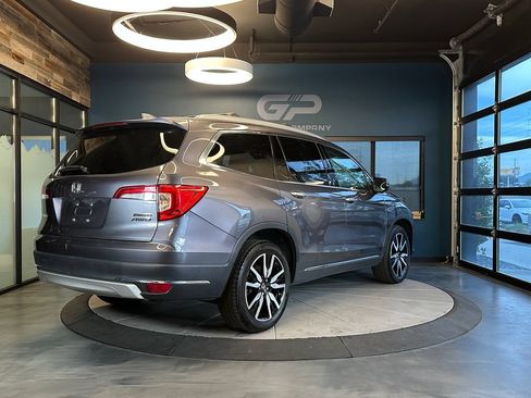 Used 2021 Honda Pilot Touring image 3
