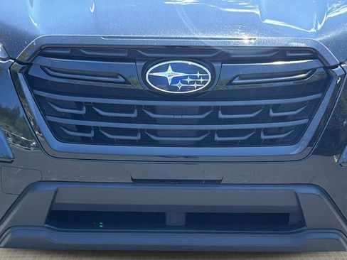 Used 2023 Subaru Forester Premium AWD/4WD image 9
