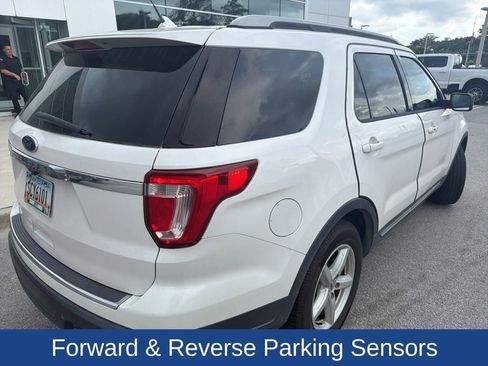 Used 2018 Ford Explorer XLT w/ Equipment Group 202A FWD image 5