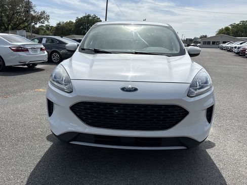 Used 2020 Ford Escape SE image 9