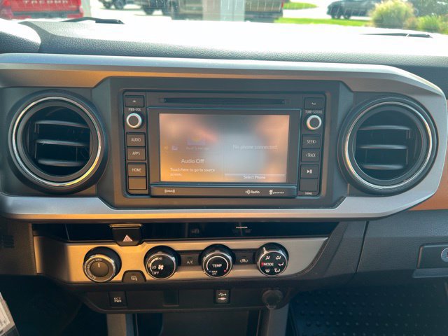 Used 2016 Toyota Tacoma SR5 AWD/4WD image 16