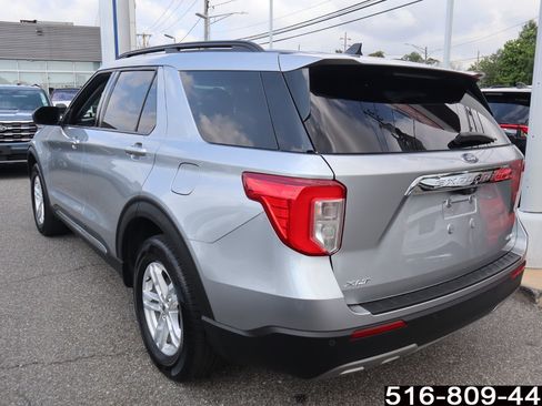 Used 2022 Ford Explorer XLT w/ Equipment Group 202A image 8