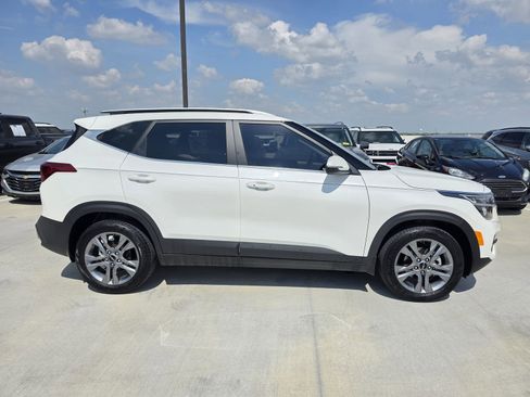 Used 2023 Kia Seltos S FWD image 5