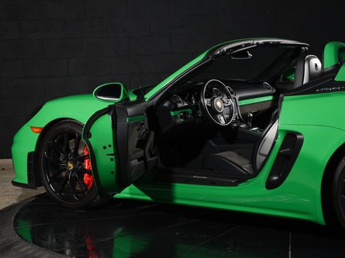 Used 2023 Porsche 718 Boxster Spyder RWD image 16