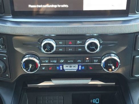 Used 2025 Ford F250 Platinum image 37