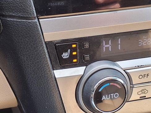 Used 2015 Subaru Outback 2.5i Limited image 13