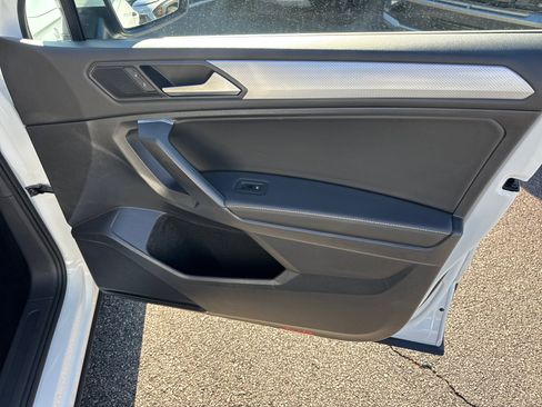 Used 2022 Volkswagen Tiguan S image 14