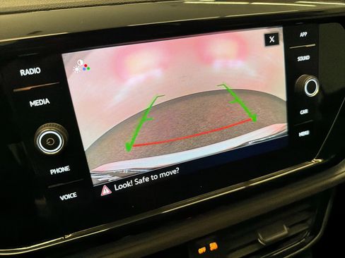 Used 2024 Volkswagen Taos SE image 24