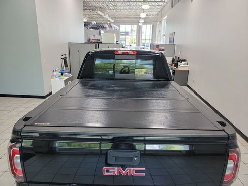 Used 2016 GMC Sierra 1500 SLT w/ SLT Premium Package AWD/4WD image 15