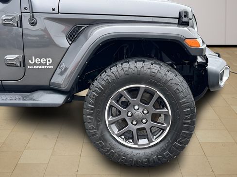 Used 2021 Jeep Gladiator Overland w/ LED Lighting Group AWD/4WD image 42