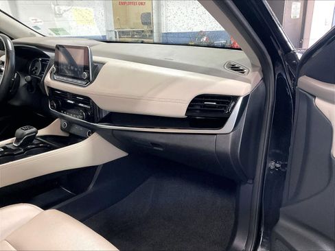 Certified 2023 Nissan Rogue SL AWD/4WD image 12