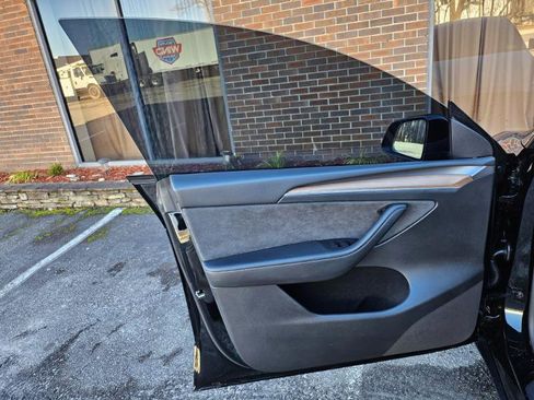 Used 2023 Tesla Model Y Long Range image 28