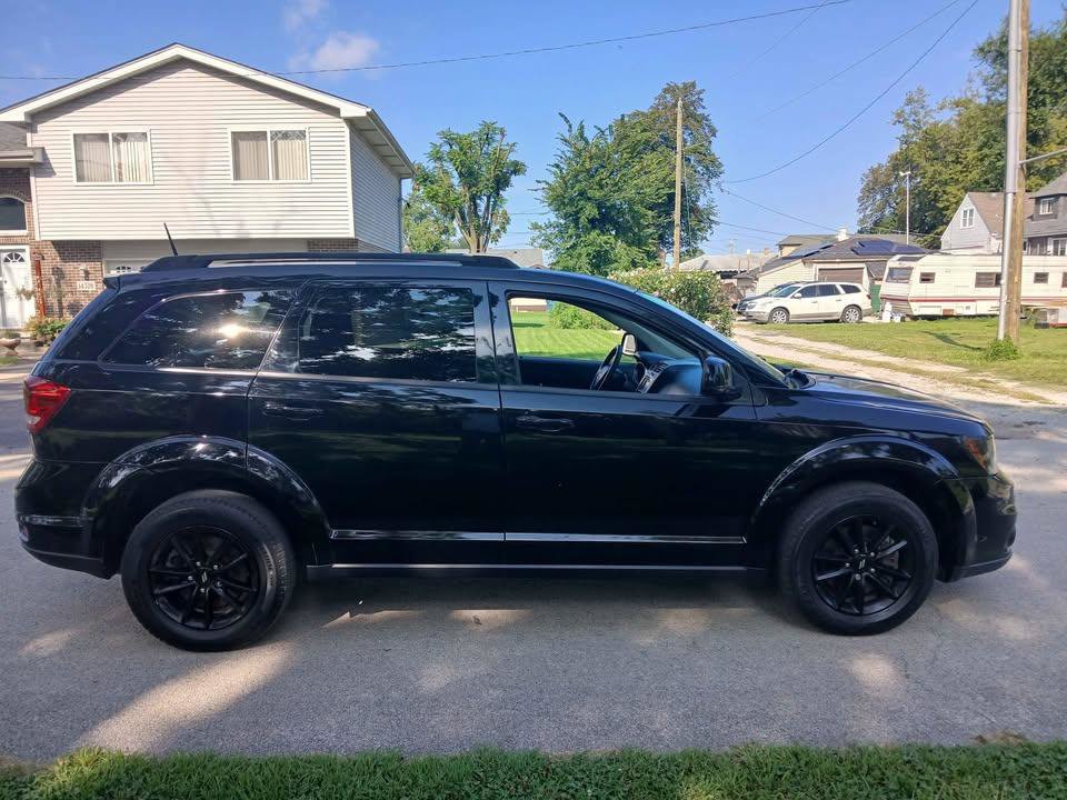 Used 2019 Dodge Journey SE w/ Blacktop Package FWD image 5