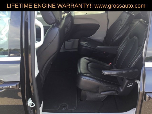 Certified 2024 Chrysler Pacifica Touring-L FWD image 17