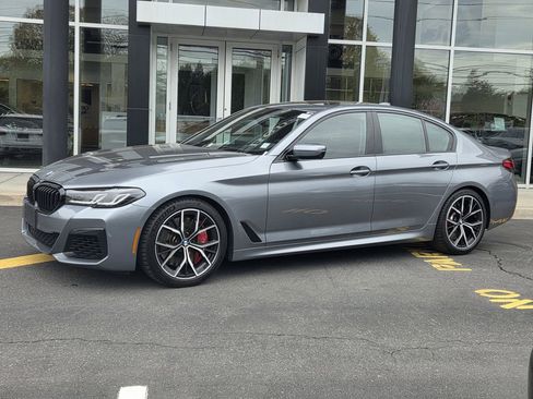 Used 2021 BMW M550i xDrive w/ Dynamic Handling Package AWD/4WD image 4