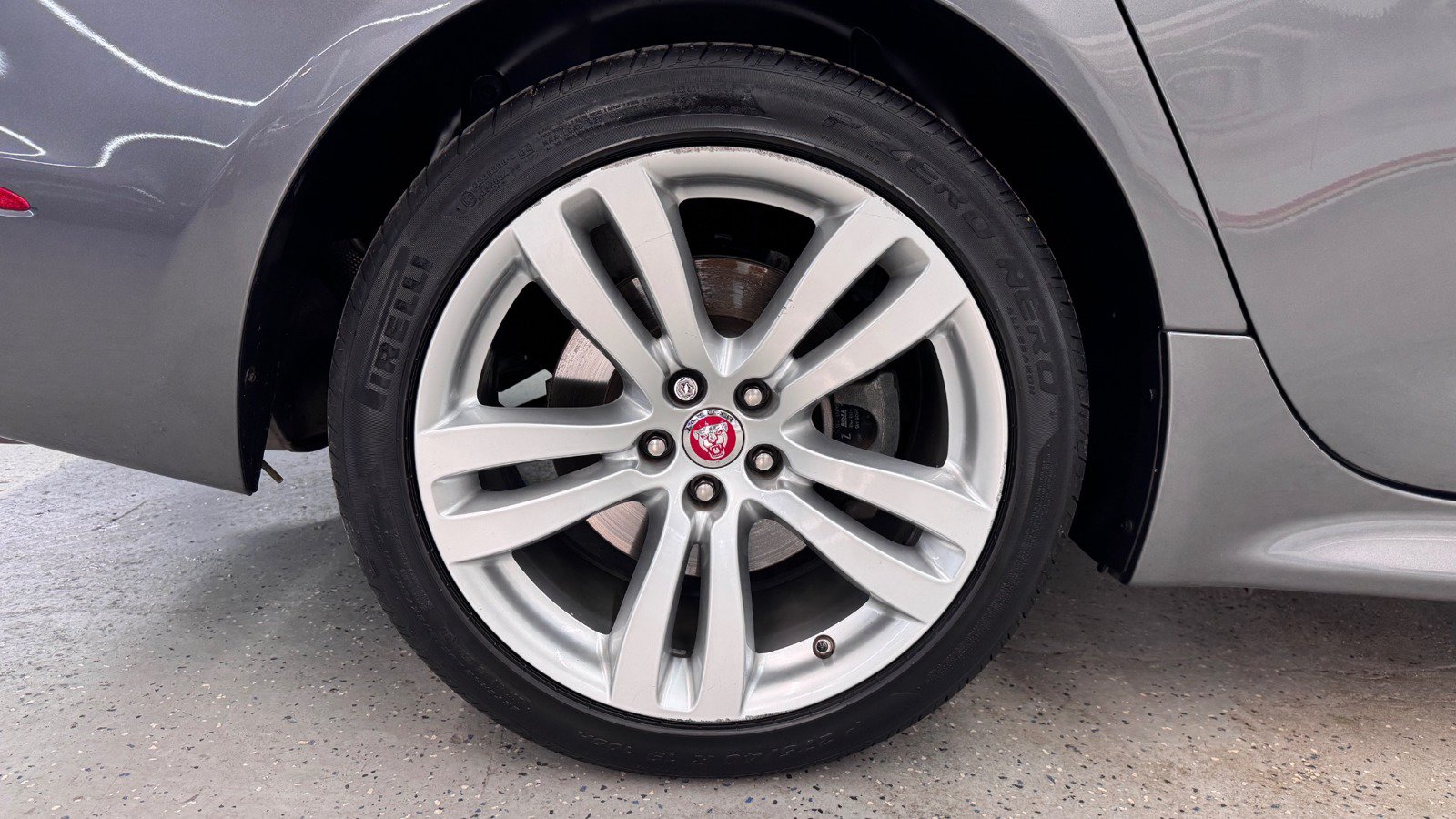 Used 2016 Jaguar XJ R-Sport AWD/4WD image 20