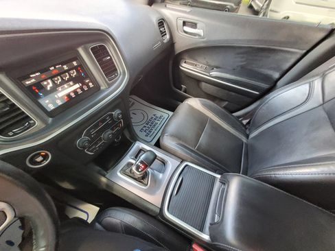 Used 2020 Dodge Charger SXT w/ Leather Interior Group RWD image 17