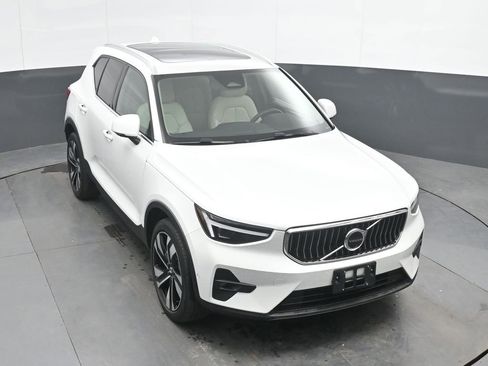Used 2023 Volvo XC40 B5 Ultimate w/ Climate Package AWD/4WD image 35