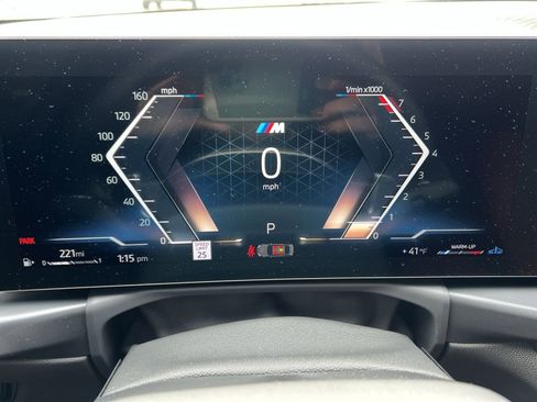 Used 2025 BMW 330i Sedan w/ M Sport Package image 18