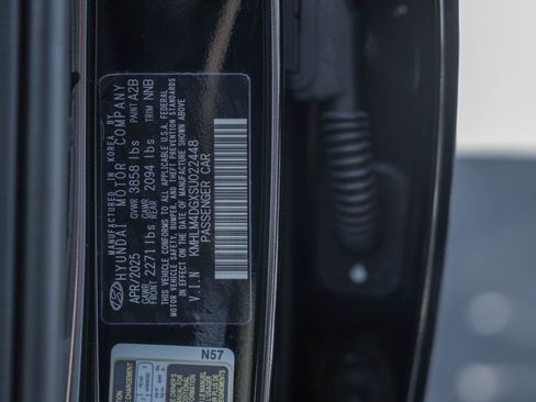 Certified 2025 Hyundai Elantra Sport image 35