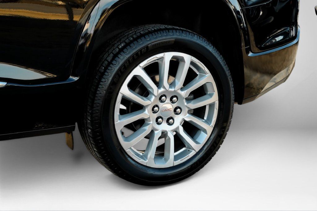 Used 2023 GMC Acadia Denali FWD image 55