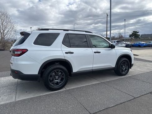 New 2026 Honda Pilot TrailSport image 4