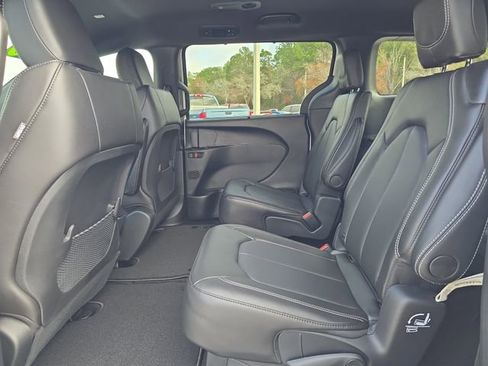 New 2026 Chrysler Voyager LX FWD image 13