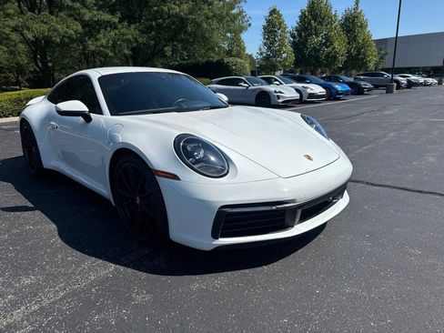 Used 2024 Porsche 911 Carrera 4 AWD/4WD image 2