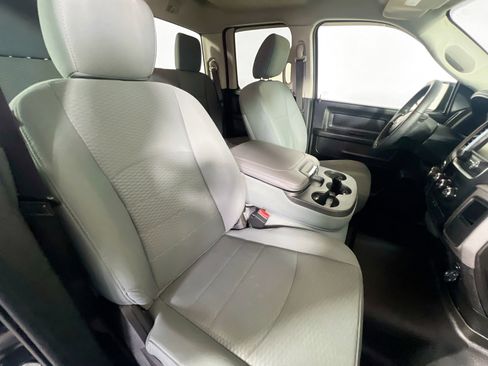 Used 2019 RAM 1500 Express AWD/4WD image 32