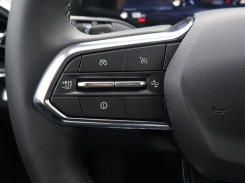 New 2026 Chevrolet Equinox LT w/ Convenience Package II FWD image 22
