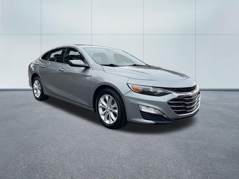 Used 2025 Chevrolet Malibu LT FWD image 4